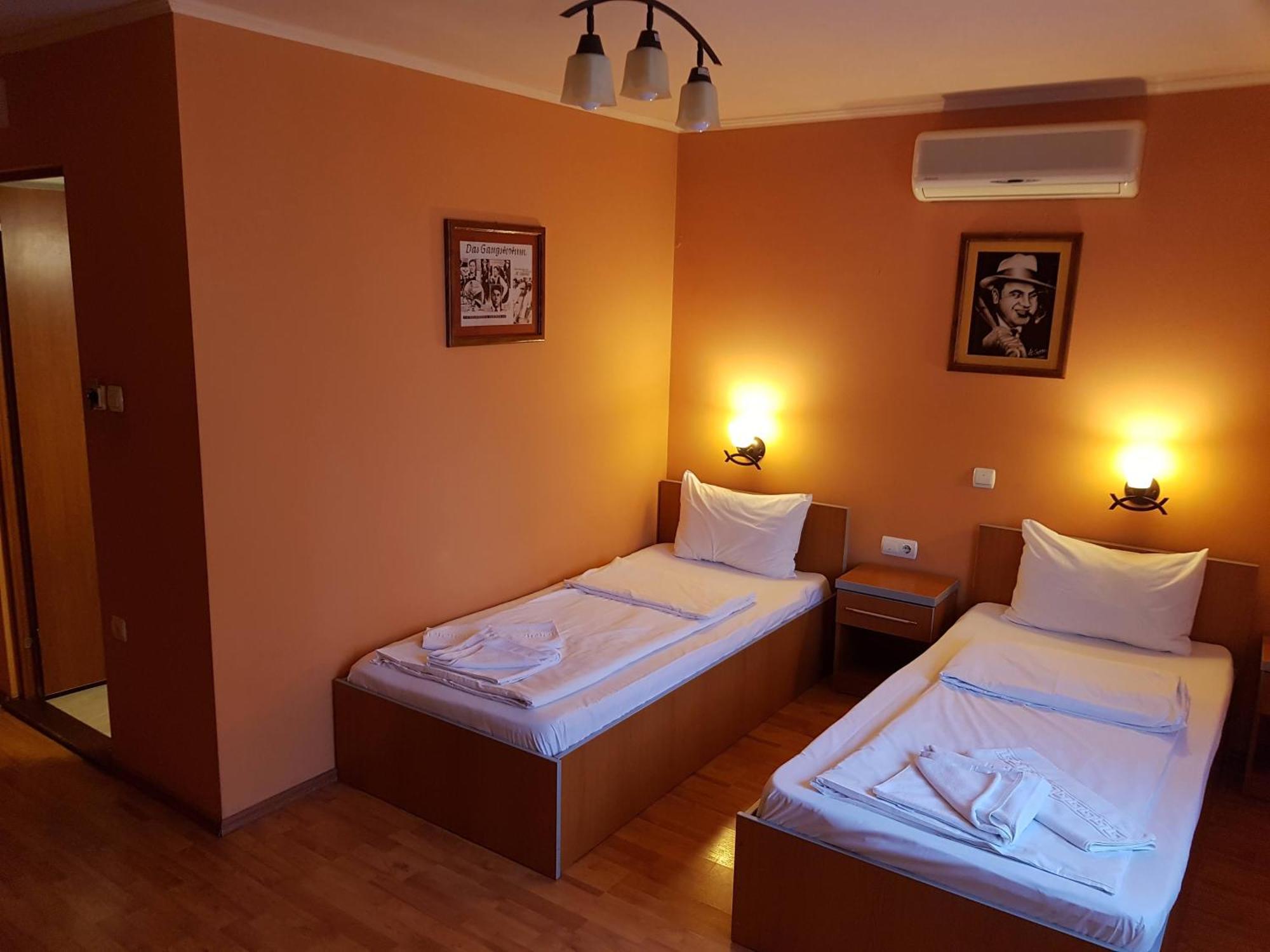 Motel Al Capone Σάτου Μάρε Εξωτερικό φωτογραφία