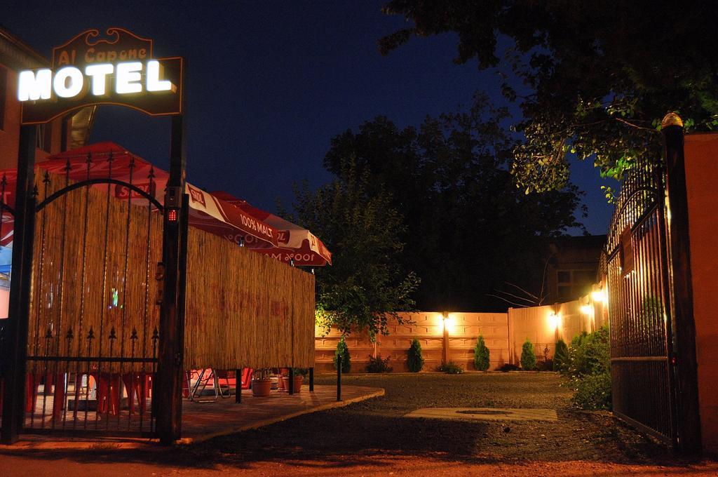 Motel Al Capone Σάτου Μάρε Εξωτερικό φωτογραφία