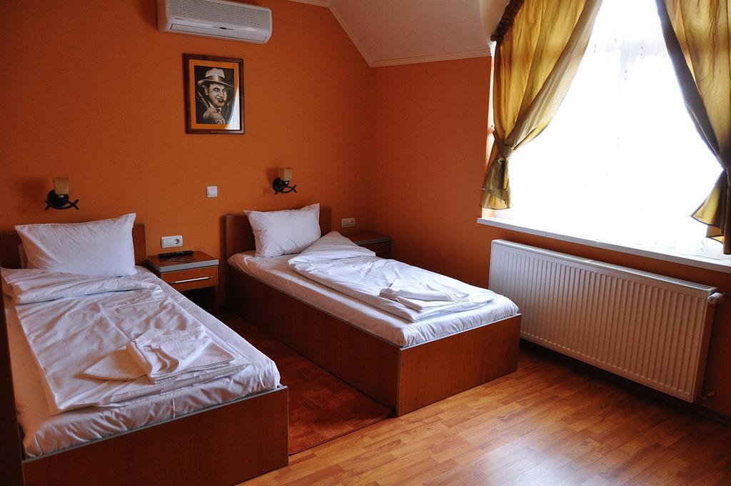 Motel Al Capone Σάτου Μάρε Εξωτερικό φωτογραφία