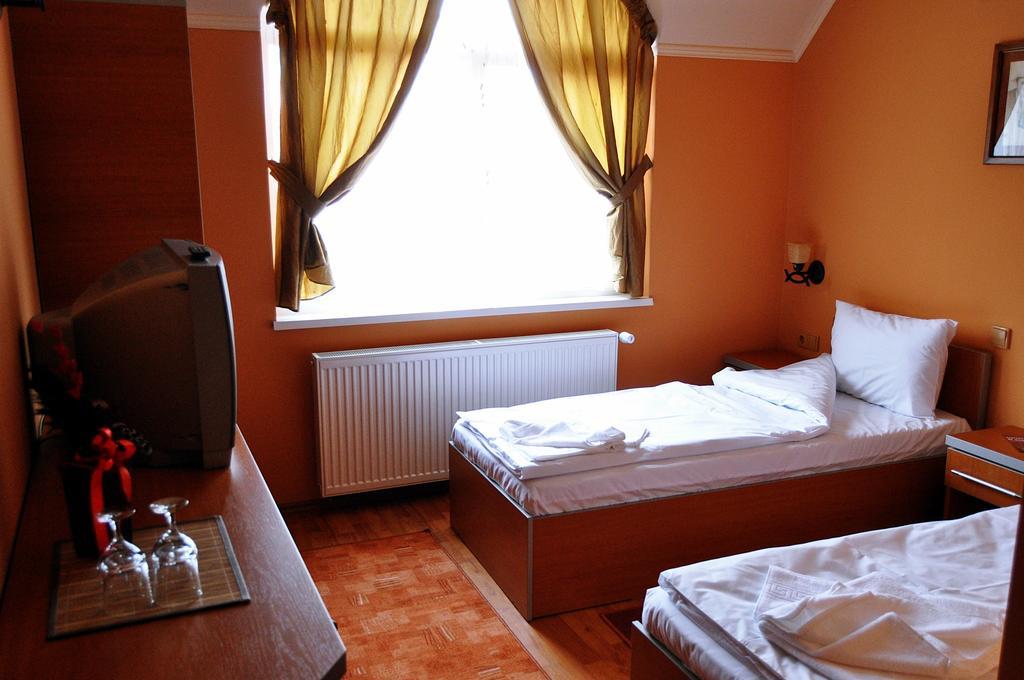 Motel Al Capone Σάτου Μάρε Δωμάτιο φωτογραφία